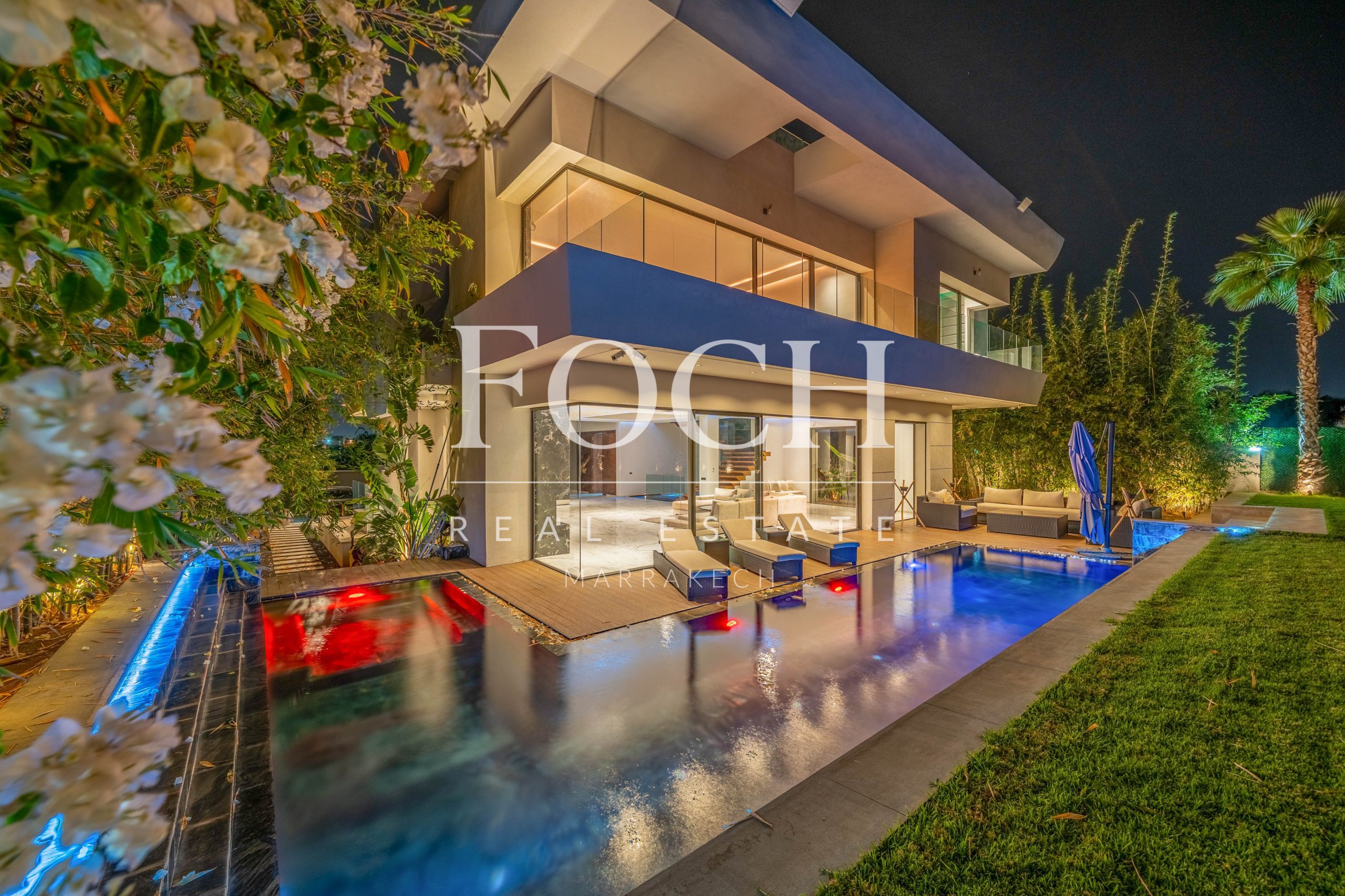 Contemporary architect-designed villa on golfour values front
