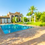 Incredible villa in a green oasis