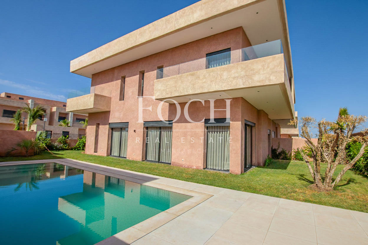 VILLA NEUVE, MODERNE, BELLES FINITIONS