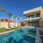 VILLA MODERNE DANS UN GOLF